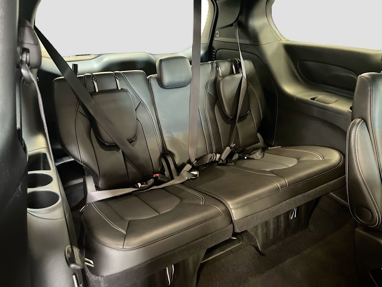 Used 2026 Chrysler Pacifica Select image 26