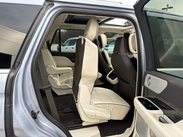 Used 2022 Lincoln Navigator Black Label AWD/4WD image 13