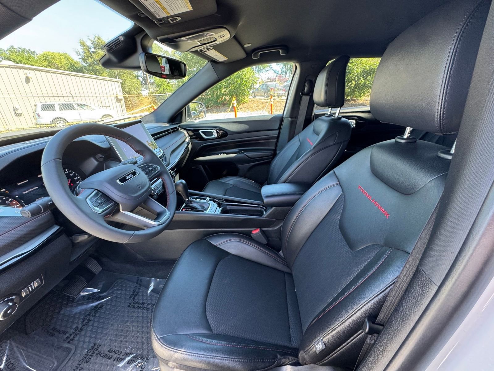 Used 2025 Jeep Compass Trailhawk image 25