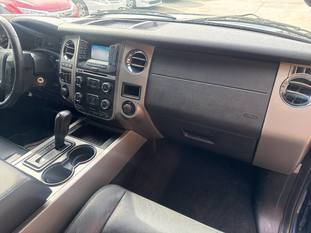 Used 2015 Ford Expedition XLT w/ Equipment Group 201A image 19