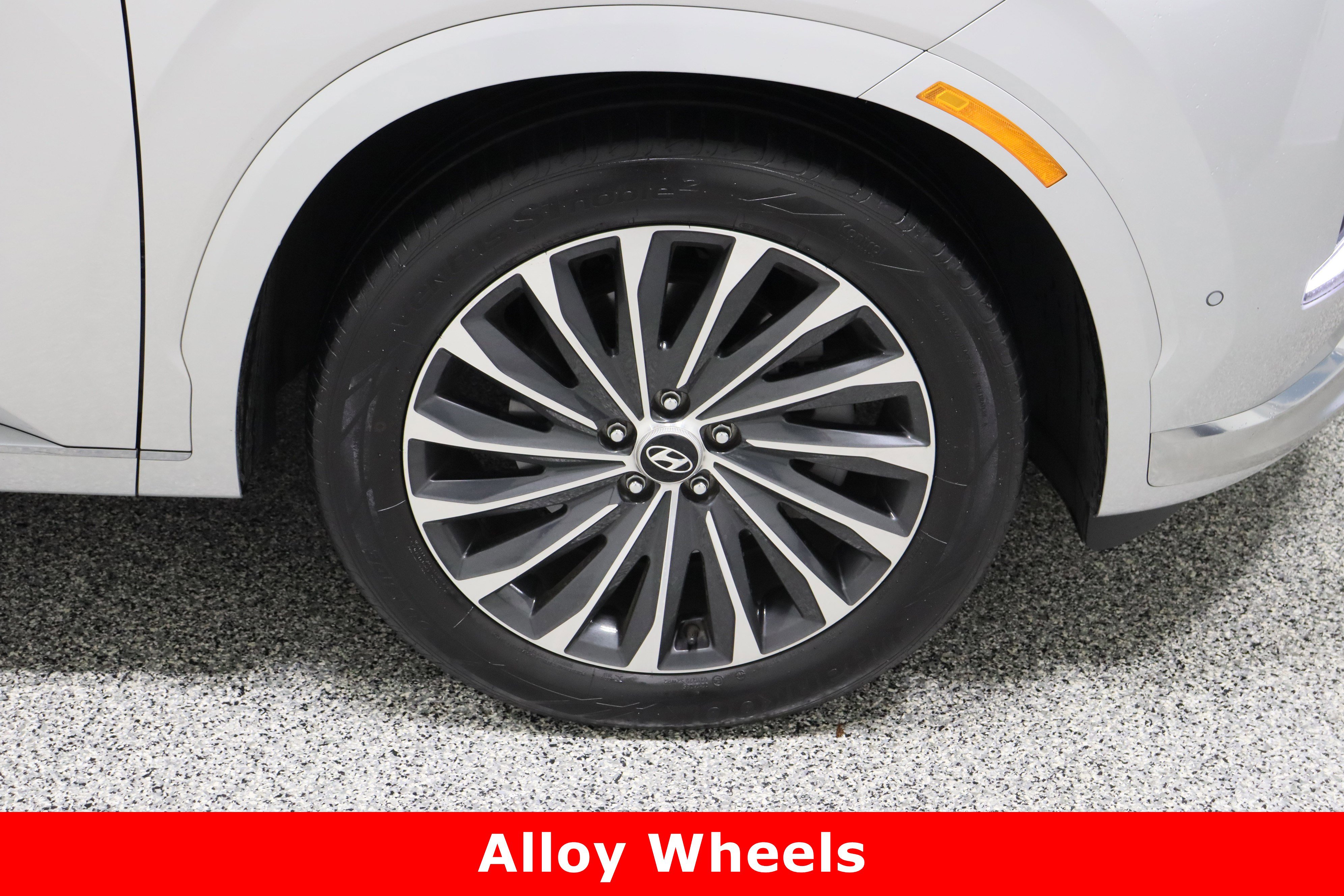 Used 2025 Hyundai Palisade Calligraphy image 5