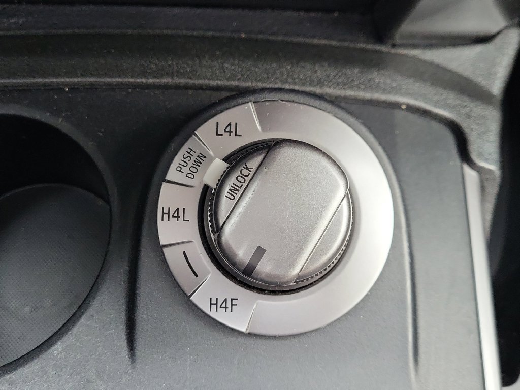 Used 2022 Toyota 4Runner Limited AWD/4WD image 29