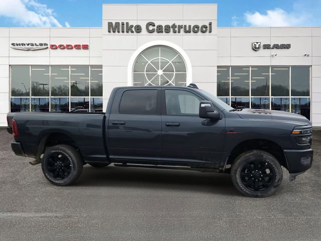 New 2026 RAM 1500 4x4 Crew Cab image 3