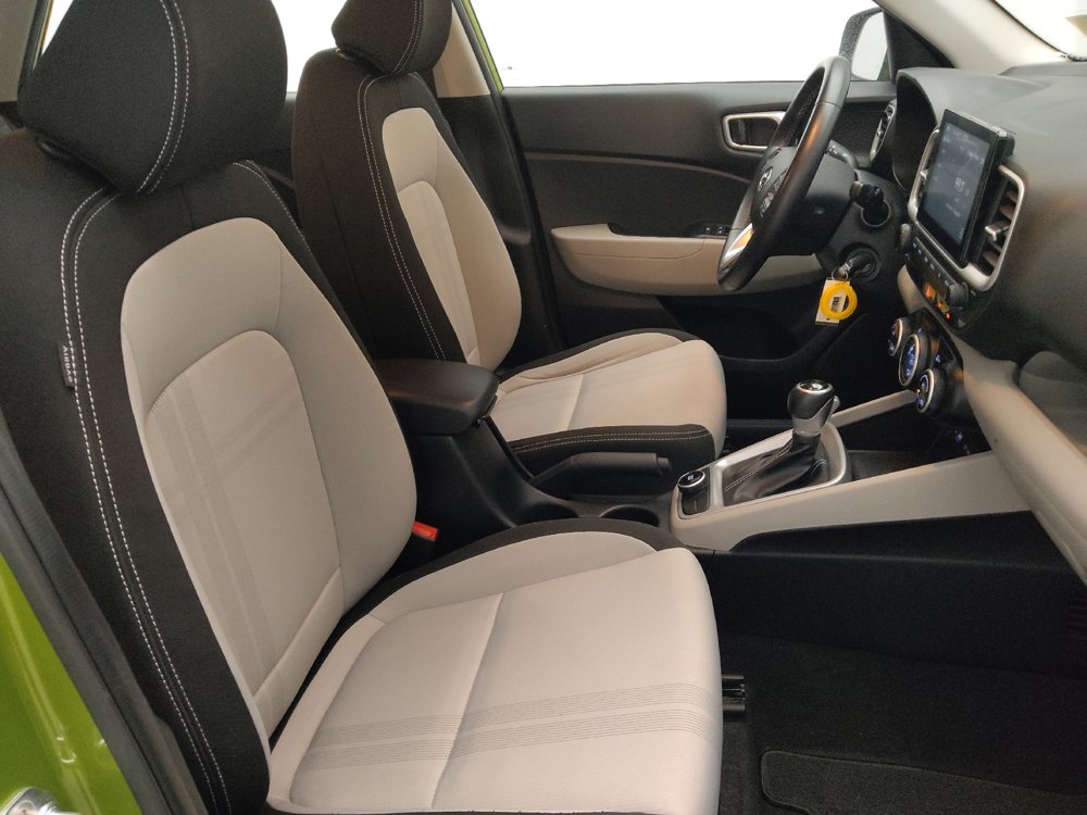 Used 2022 Hyundai Venue SEL FWD image 21