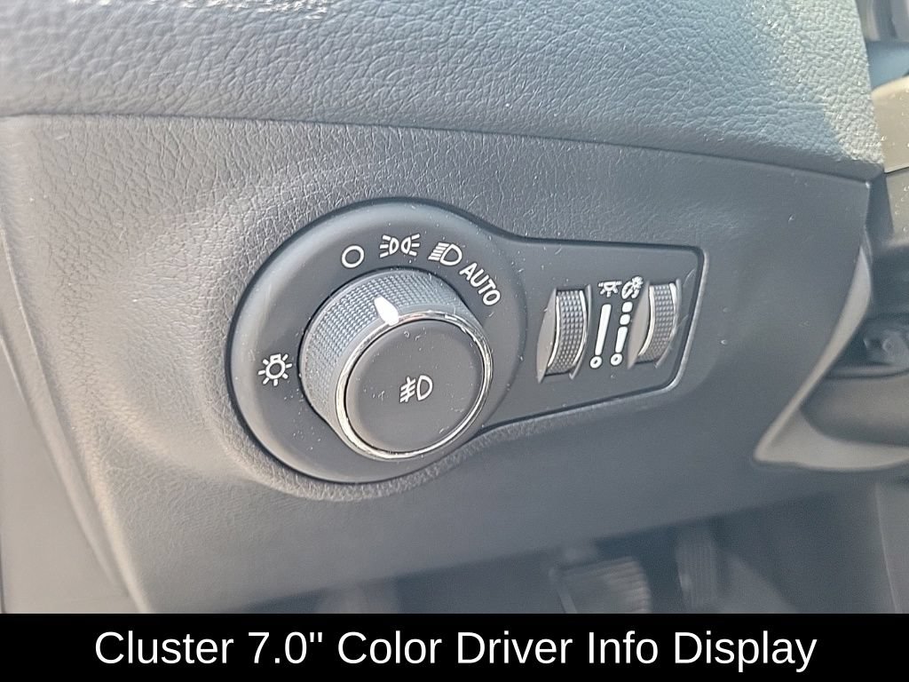 Used 2019 Jeep Compass Latitude w/ Popular Equipment Group AWD/4WD image 18