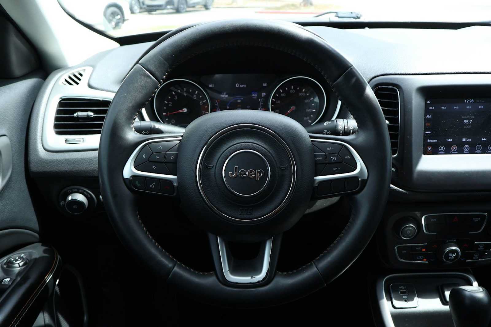 Used 2019 Jeep Compass Latitude w/ Popular Equipment Group FWD image 15