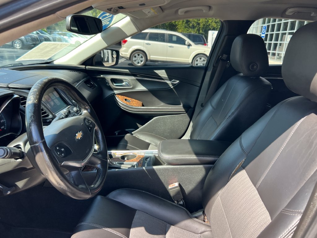 Used 2015 Chevrolet Impala LT w/ Convenience Package FWD image 8