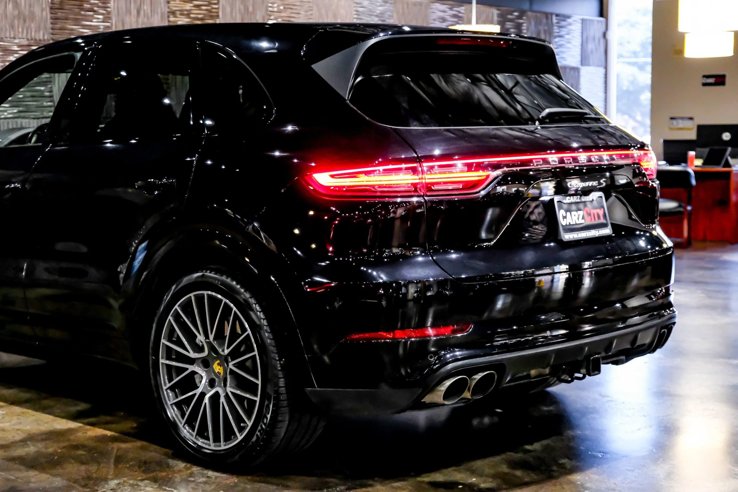 Used 2020 Porsche Cayenne S image 14