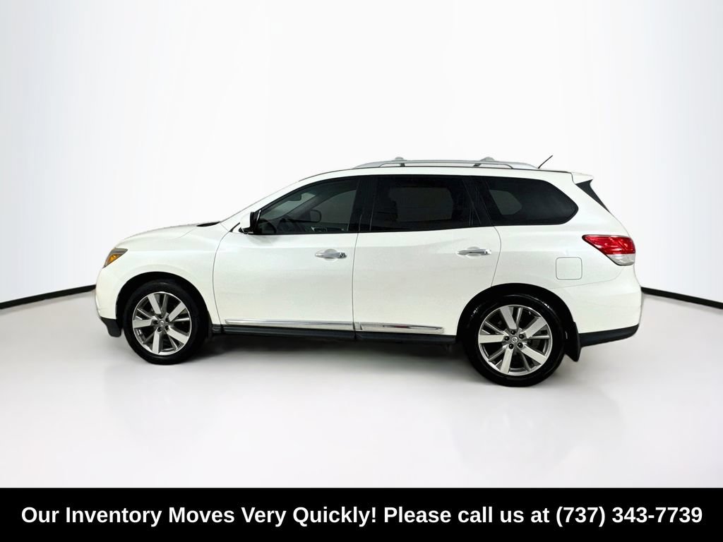 Used 2016 Nissan Pathfinder Platinum w/ Family Entertainment Package FWD image 4