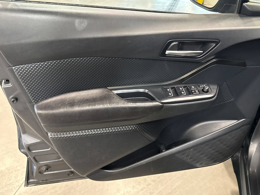Used 2018 Toyota C-HR XLE FWD image 7
