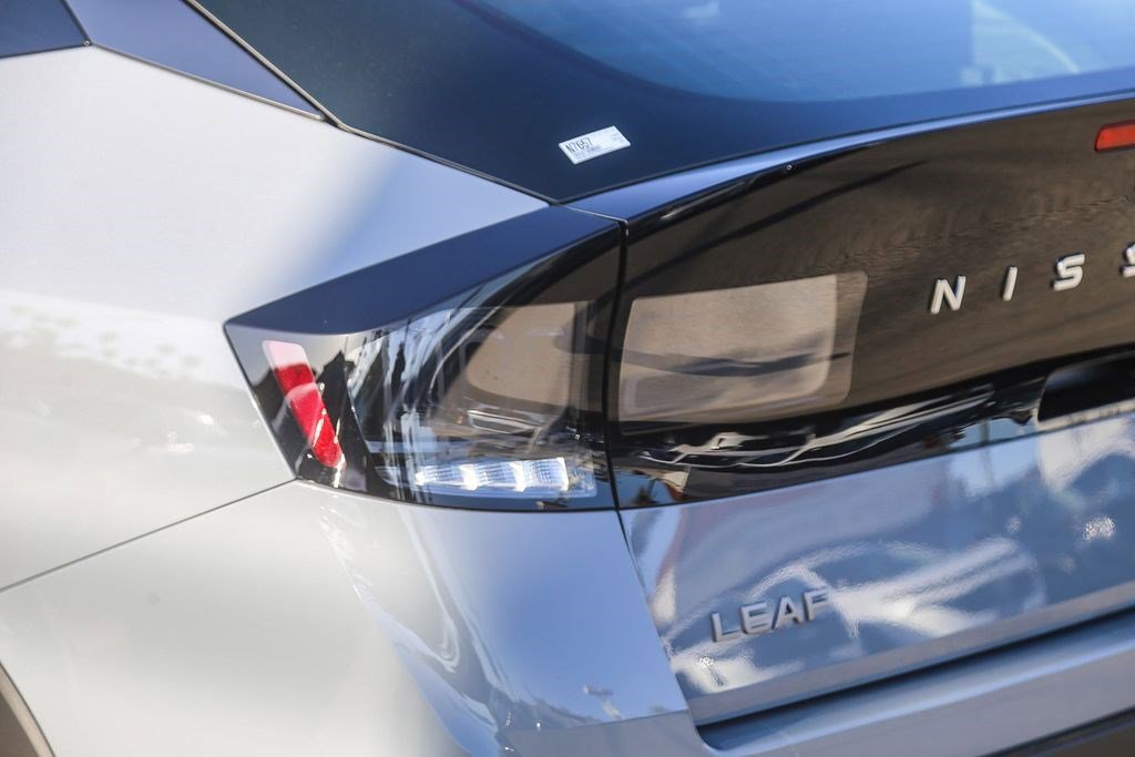 New 2026 Nissan Leaf Platinum+ w/ Illuminated Package FWD image 9