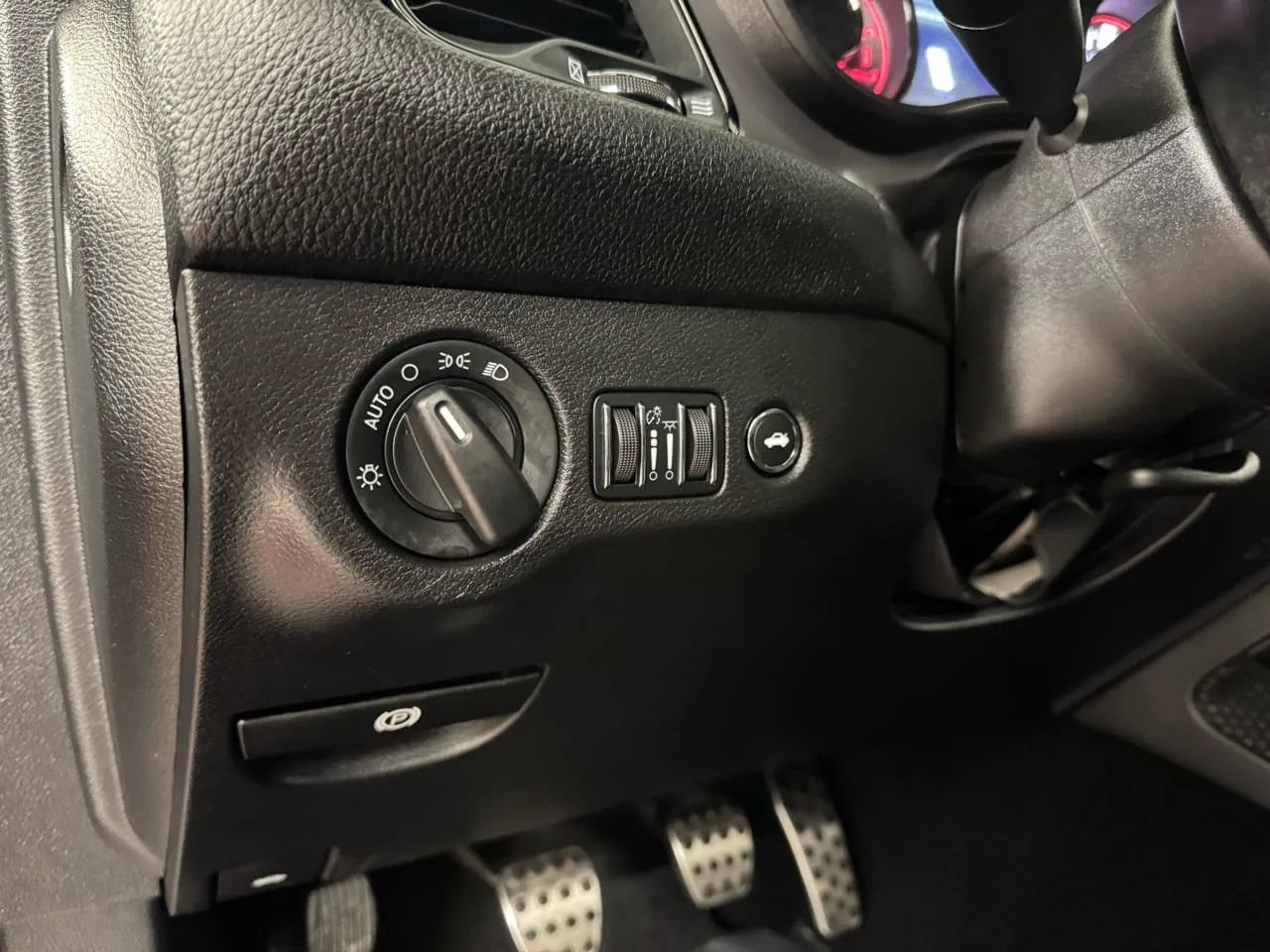 Used 2023 Dodge Challenger R/T w/ Blacktop Package RWD image 20