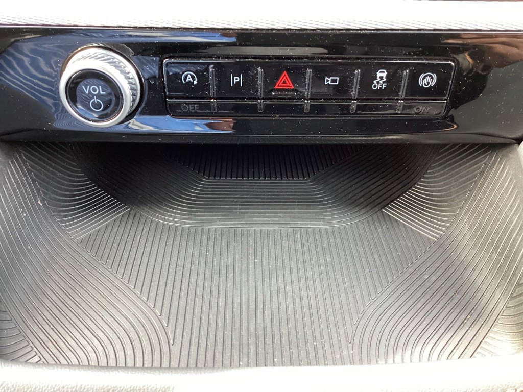 Used 2025 Ford Explorer Active RWD image 21