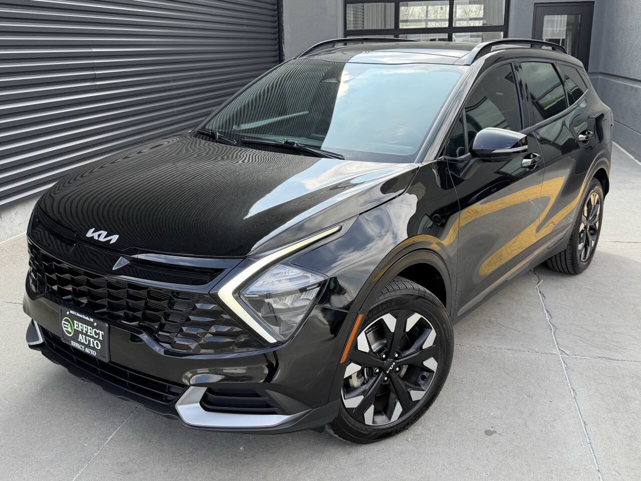 Used 2023 Kia Sportage X-Line w/ X-Line Premium Package AWD/4WD image 2