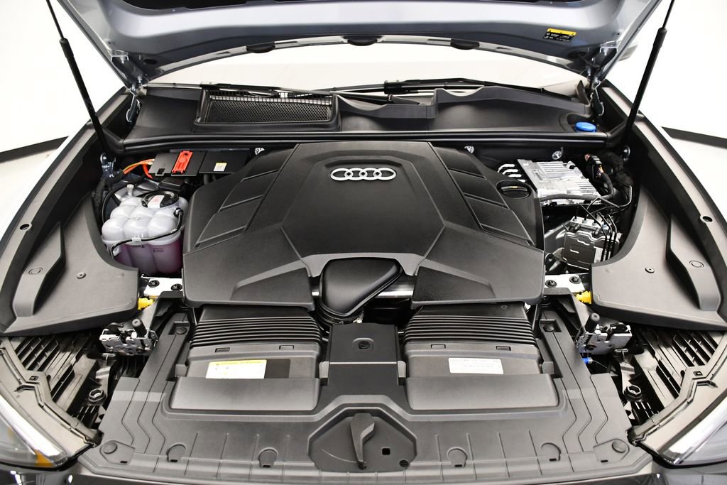 Used 2025 Audi Q8 Premium Plus image 11