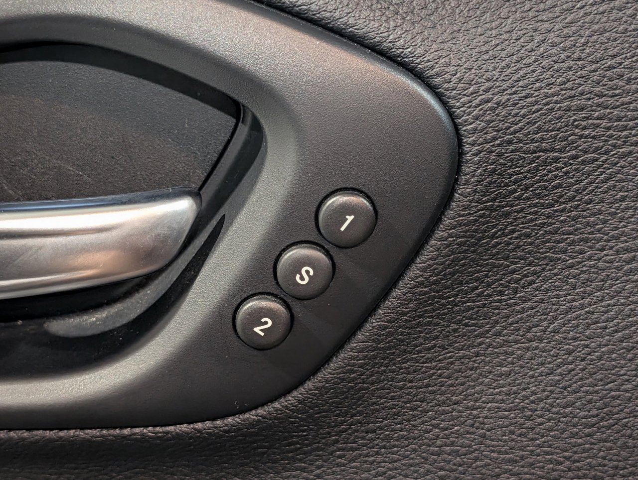 Used 2019 Jeep Cherokee Limited w/ Trailer Tow Group image 41