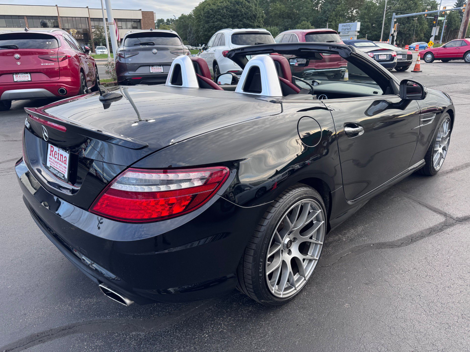 Used 2013 Mercedes-Benz SLK 250 image 12