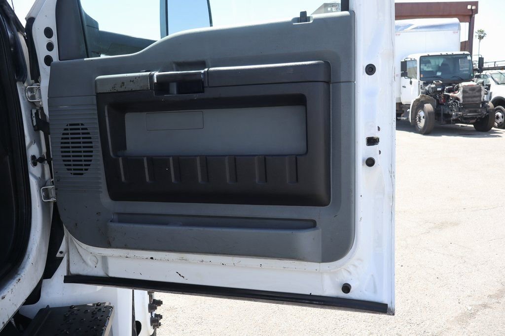 Used 2016 Ford F650 2WD Crew Cab Super Duty image 36
