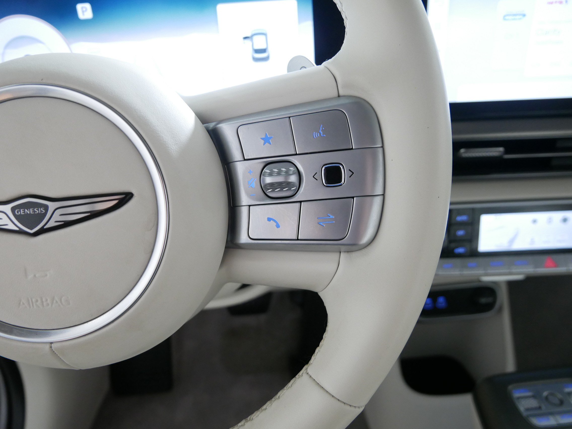 Certified 2023 Genesis GV60 Advanced AWD/4WD image 28