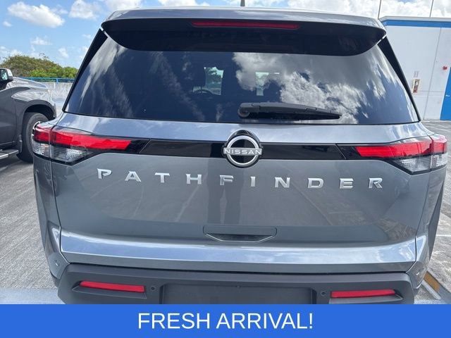 Used 2025 Nissan Pathfinder SV image 17