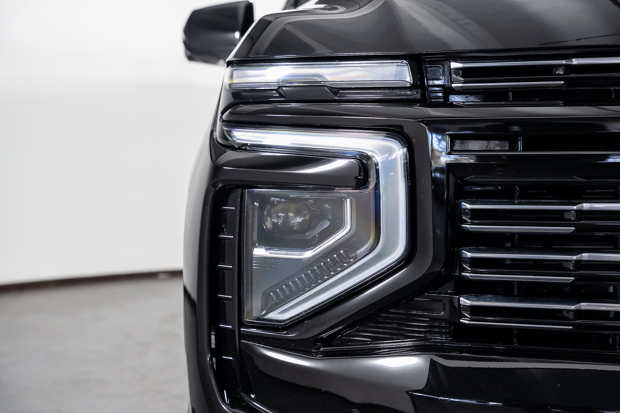 Used 2026 Chevrolet Suburban High Country AWD/4WD image 6