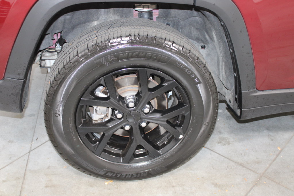 Used 2025 Jeep Grand Cherokee Altitude AWD/4WD image 61