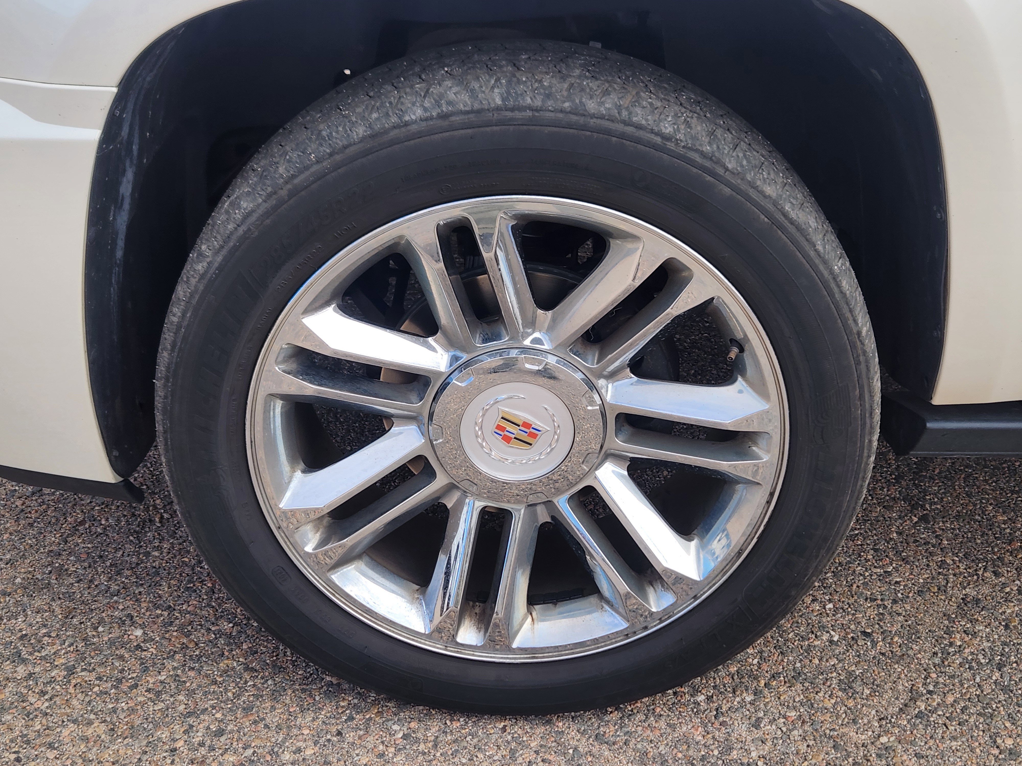 Used 2014 Cadillac Escalade Platinum image 7