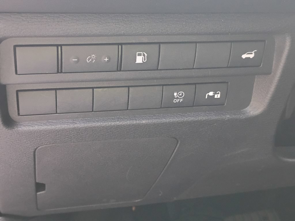 Used 2023 Mitsubishi Outlander 4WD Plug-In Hybrid image 16
