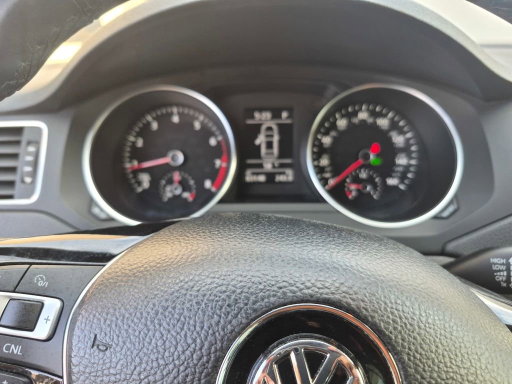 Used 2018 Volkswagen Jetta SE image 25