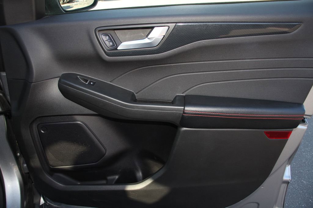 Certified 2023 Ford Escape ST-Line AWD/4WD image 28