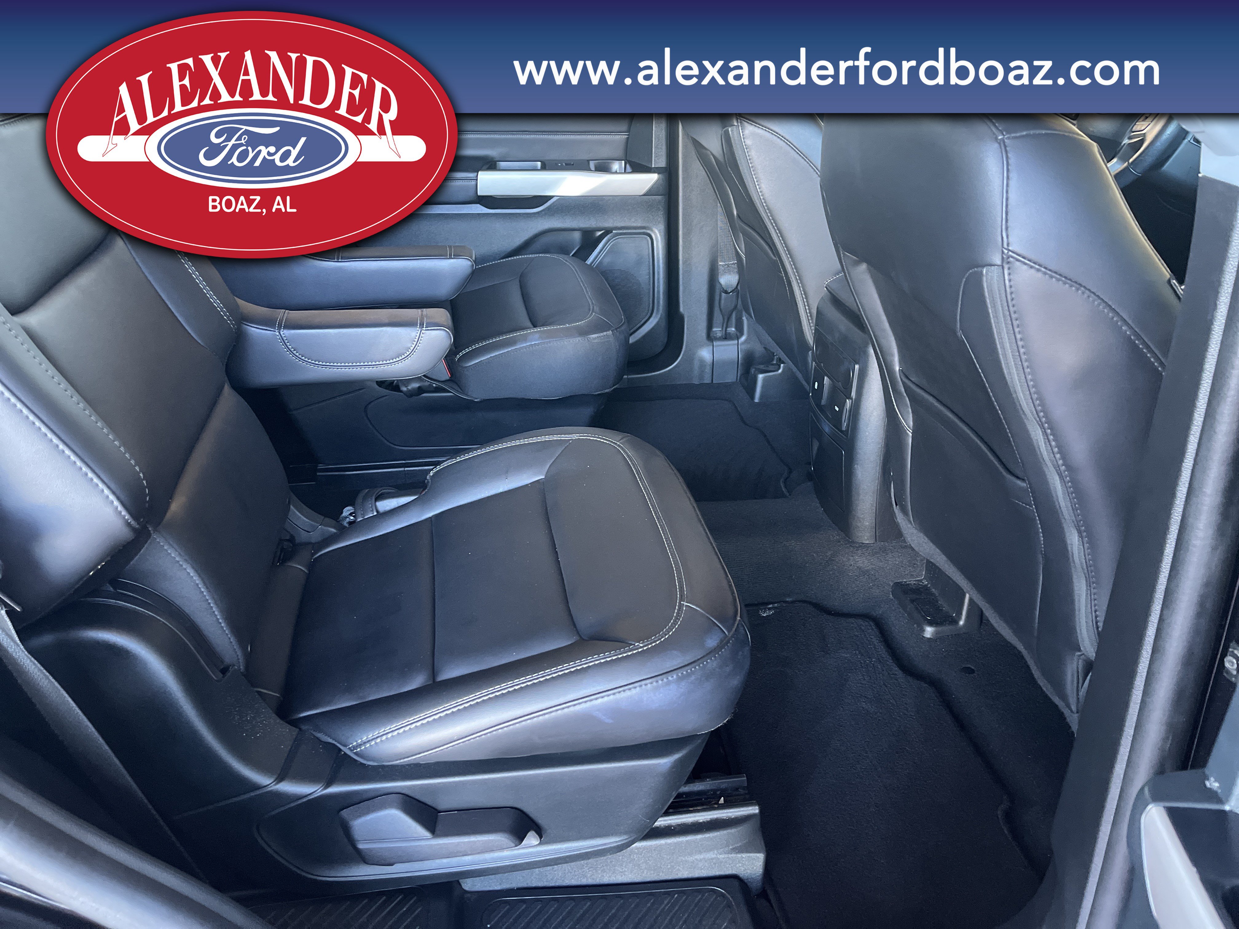 Used 2023 Ford Explorer XLT w/ Equipment Group 202A AWD/4WD image 16