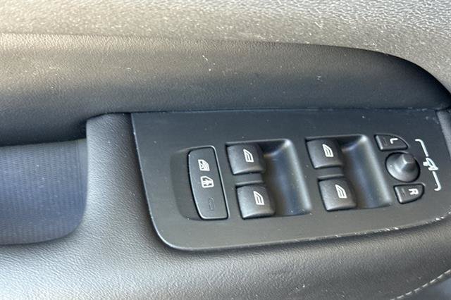 Certified 2025 Volvo XC60 B5 Plus AWD/4WD image 11