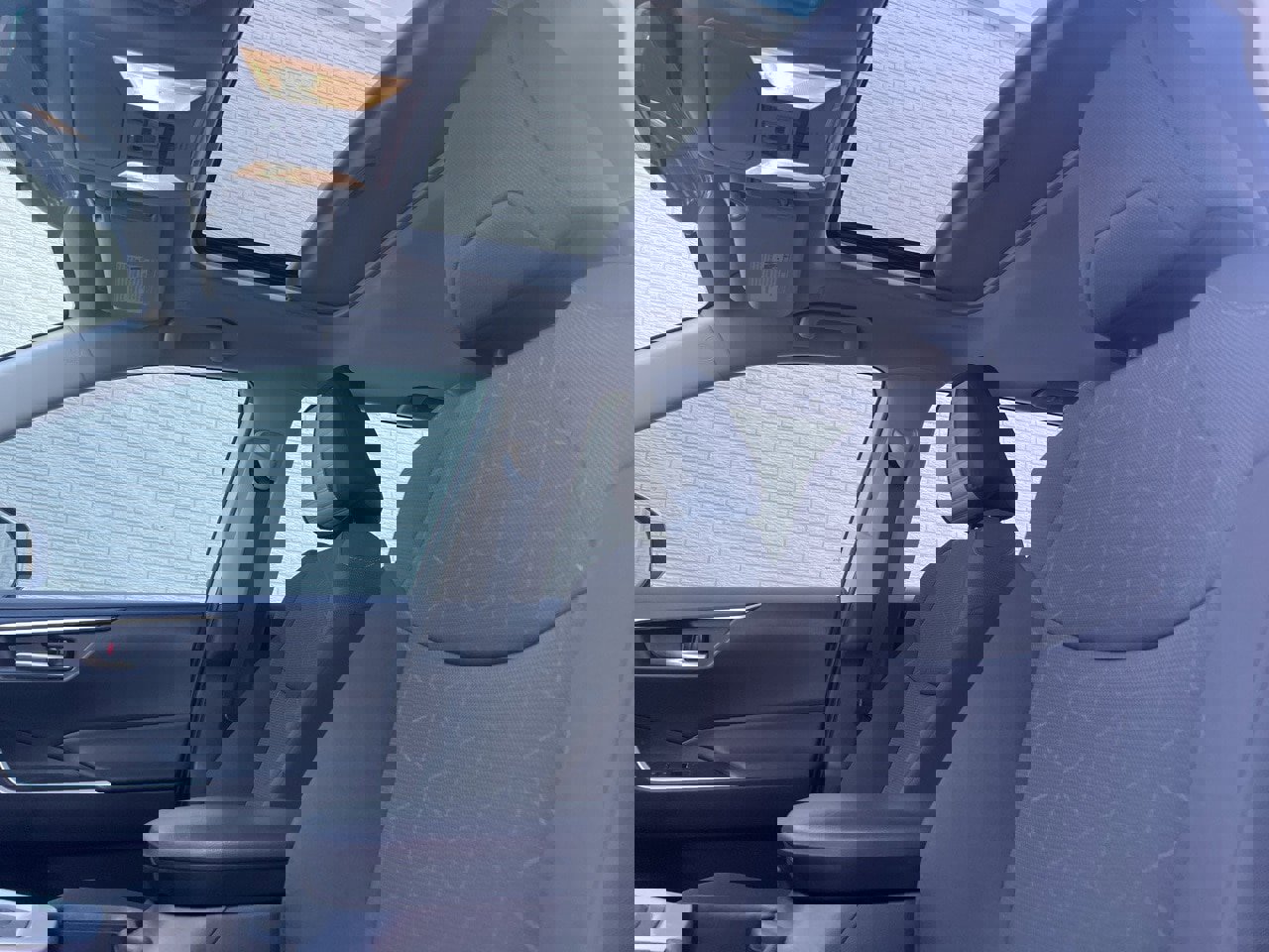 Used 2025 Toyota RAV4 XLE image 10