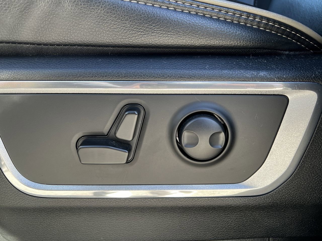 Used 2022 RAM 1500 Laramie image 24