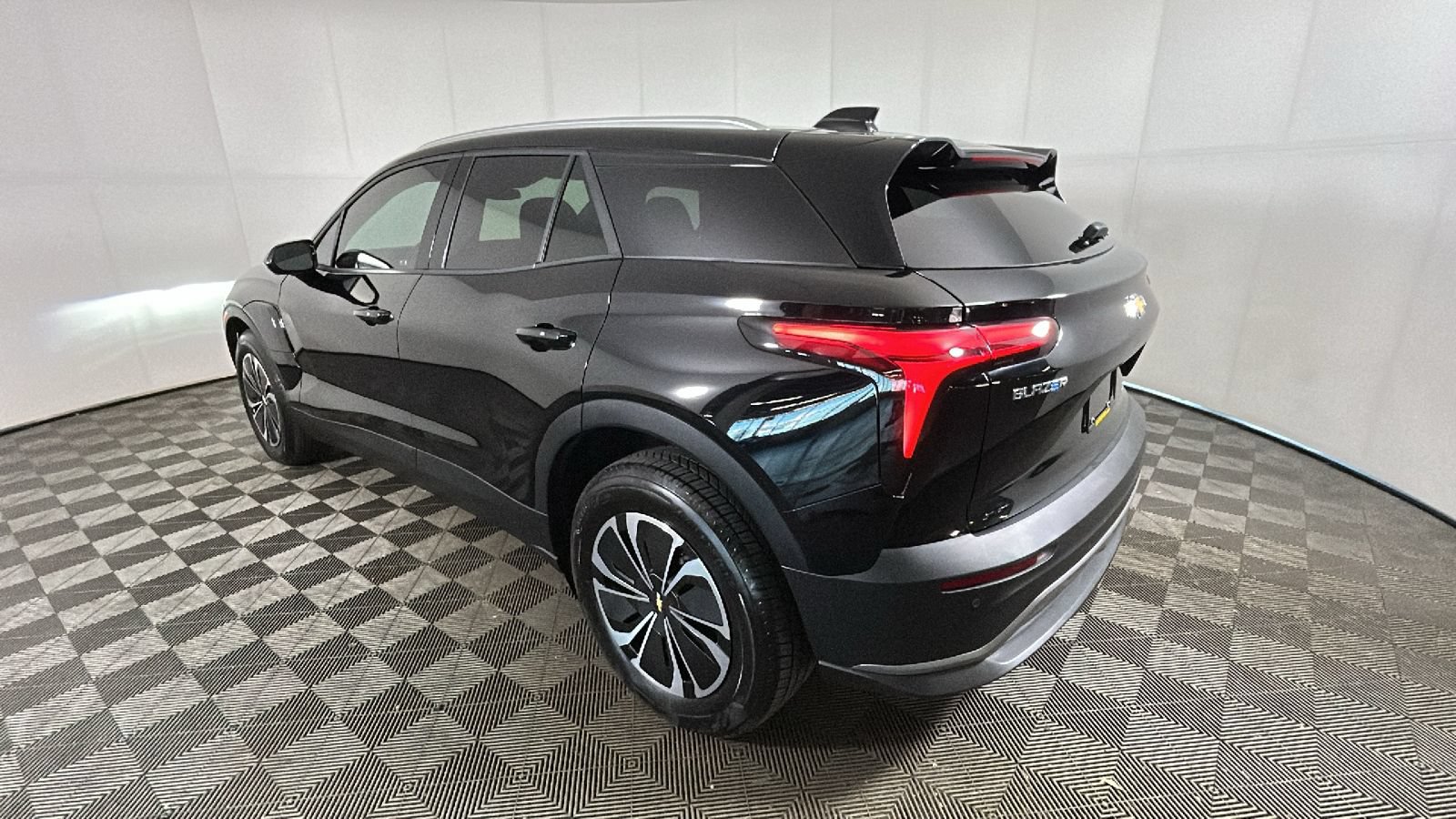 Used 2024 Chevrolet Blazer EV LT AWD/4WD image 5