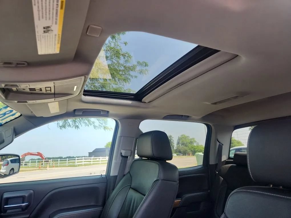 Used 2018 Chevrolet Silverado 1500 LTZ w/ Sport Package AWD/4WD image 10