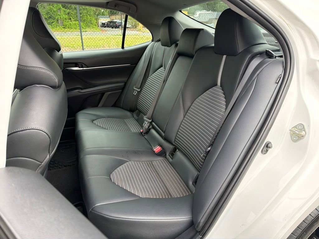 Used 2020 Toyota Camry SE FWD image 19