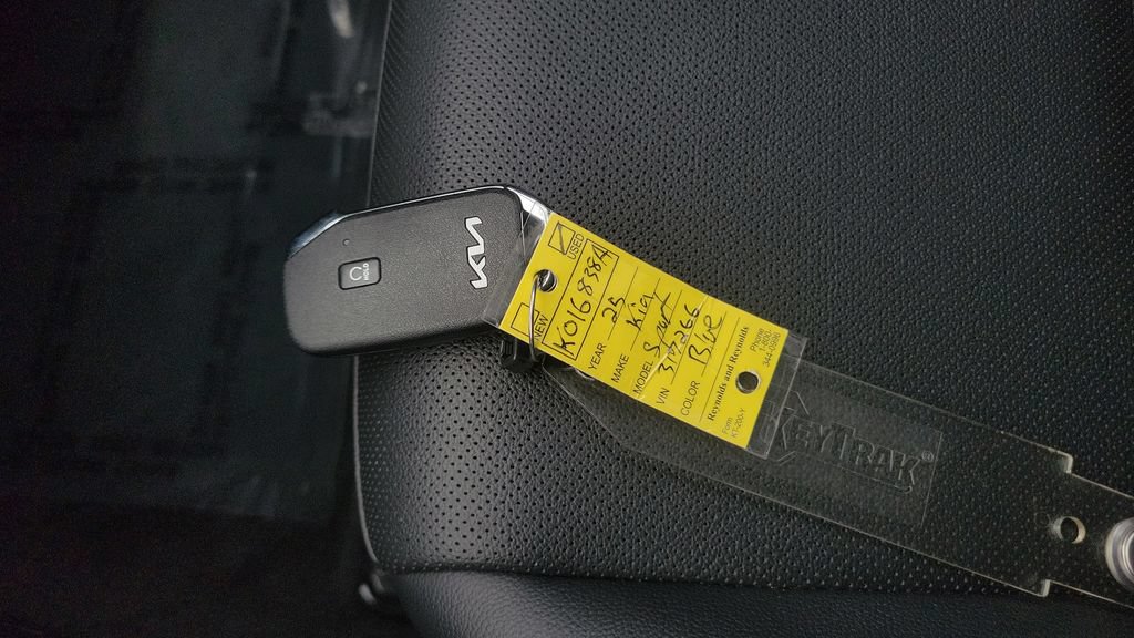 Used 2025 Kia Sportage EX FWD image 39
