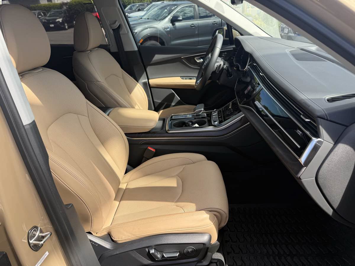 Used 2025 Audi Q7 3.0T Prestige w/ Prestige Package AWD/4WD image 24