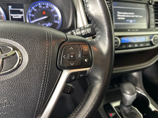 Used 2018 Toyota Highlander XLE image 16