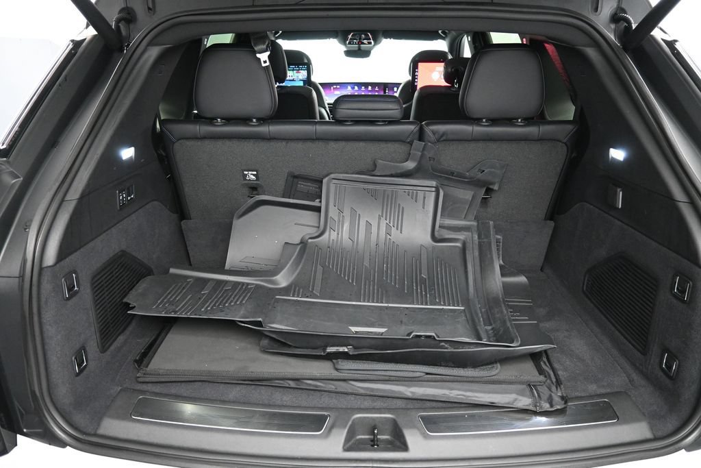Used 2025 Cadillac Escalade IQ Luxury 1 w/ Smart Trailering package AWD/4WD image 26