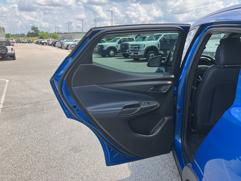 Used 2022 Chevrolet Bolt EUV LT w/ Convenience Package FWD image 29
