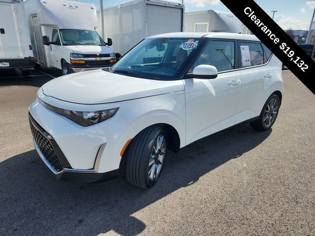 Used 2024 Kia Soul EX w/ Option Group 015 FWD image 4