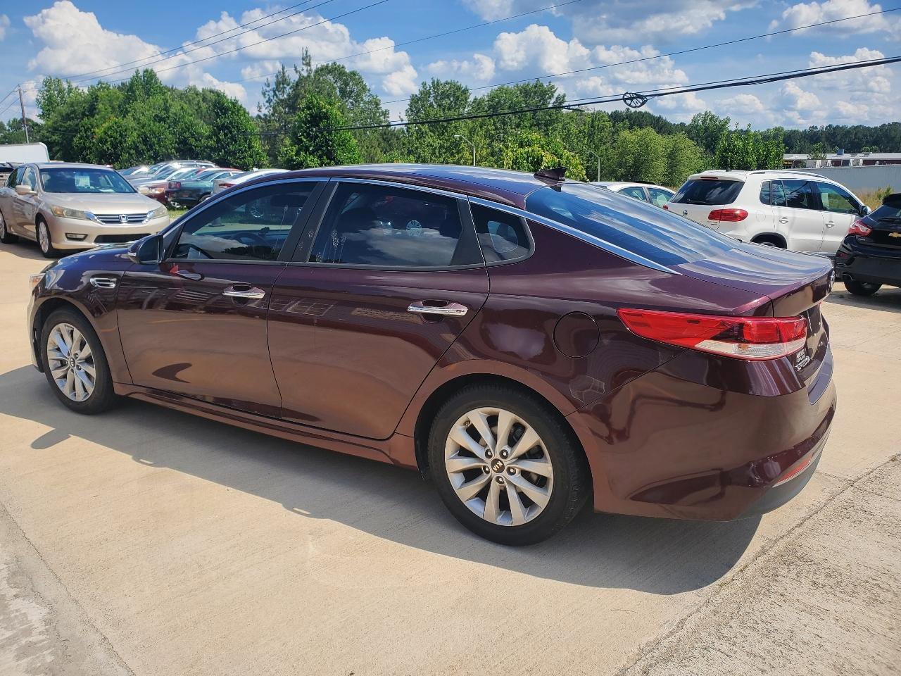 Used 2017 Kia Optima LX w/ Option Group 014 FWD image 11