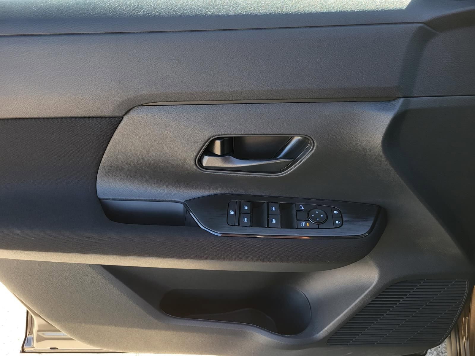 New 2026 Nissan Kicks S image 16