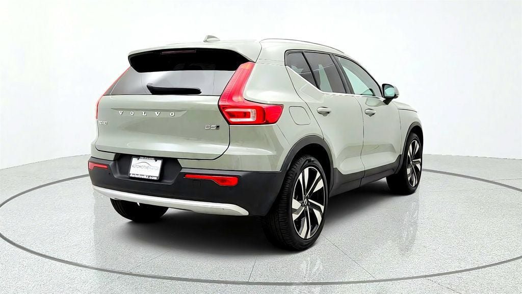 Used 2024 Volvo XC40 B5 Plus w/ Protection Package Premier AWD/4WD image 5