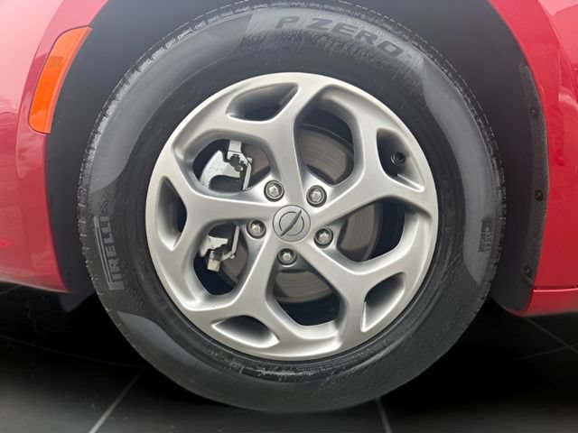 Certified 2024 Chrysler Pacifica Limited FWD image 10