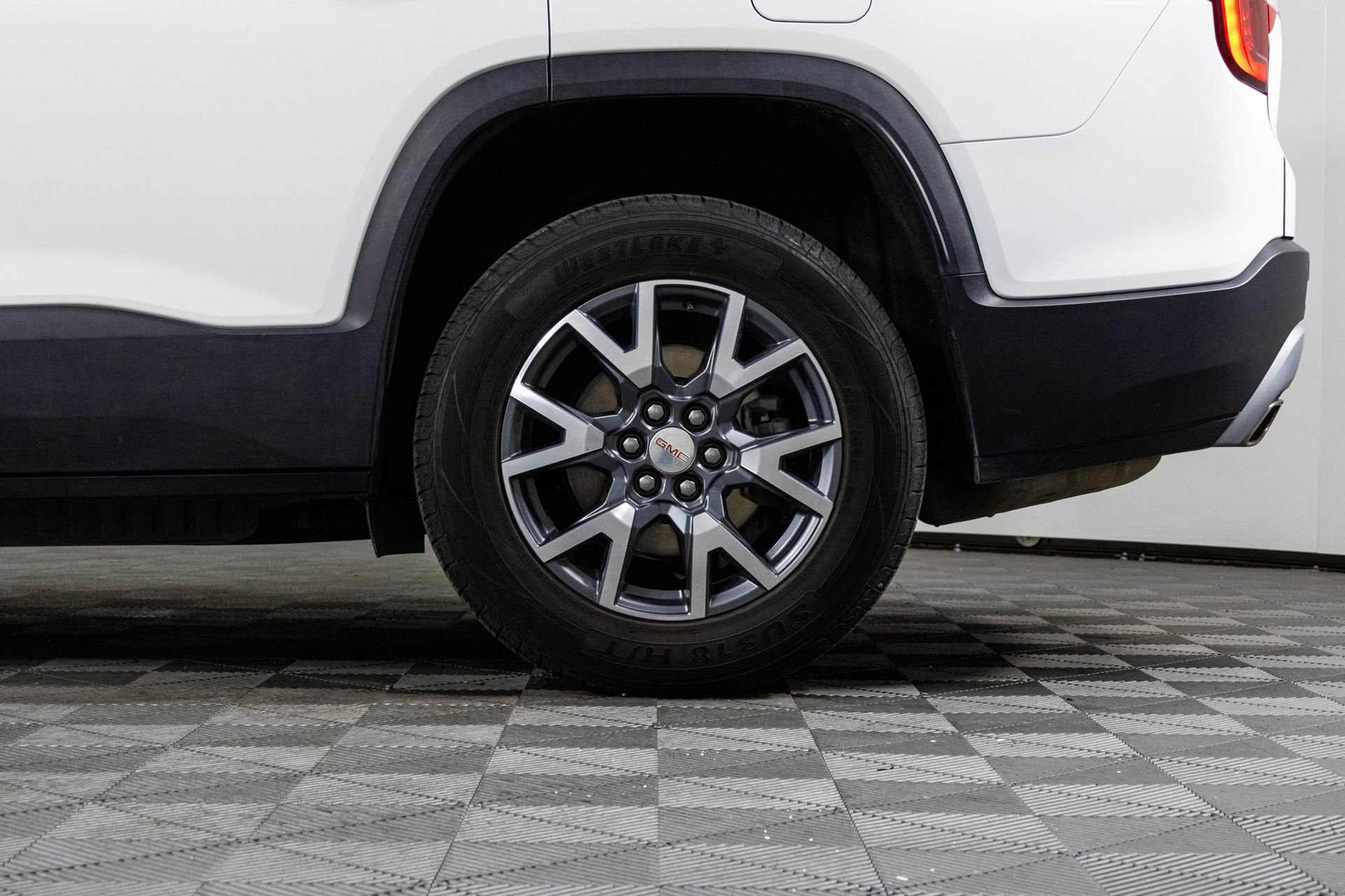 Certified 2023 GMC Acadia SLT image 45