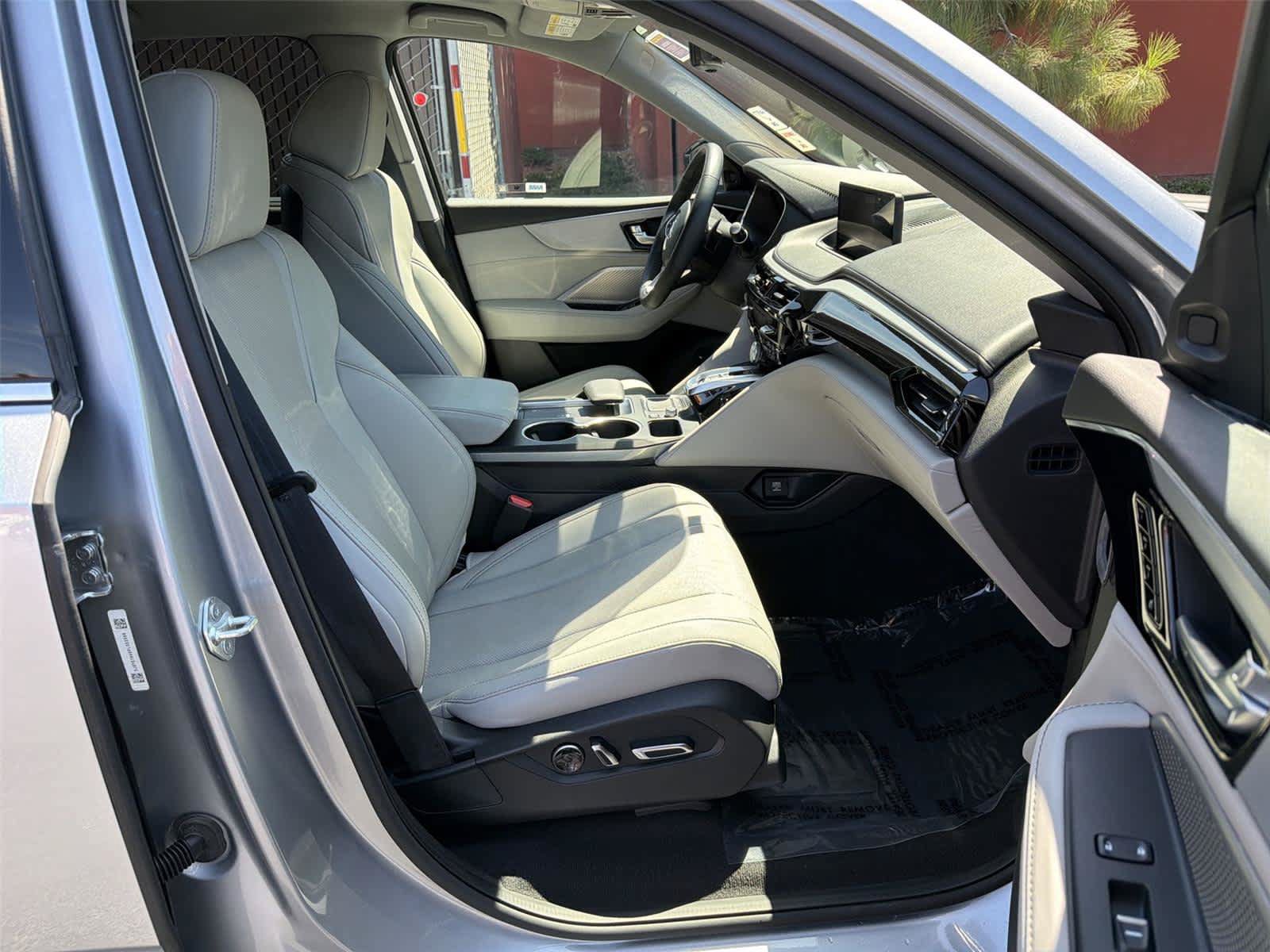 Certified 2023 Acura MDX w/ Technology Package AWD/4WD image 15