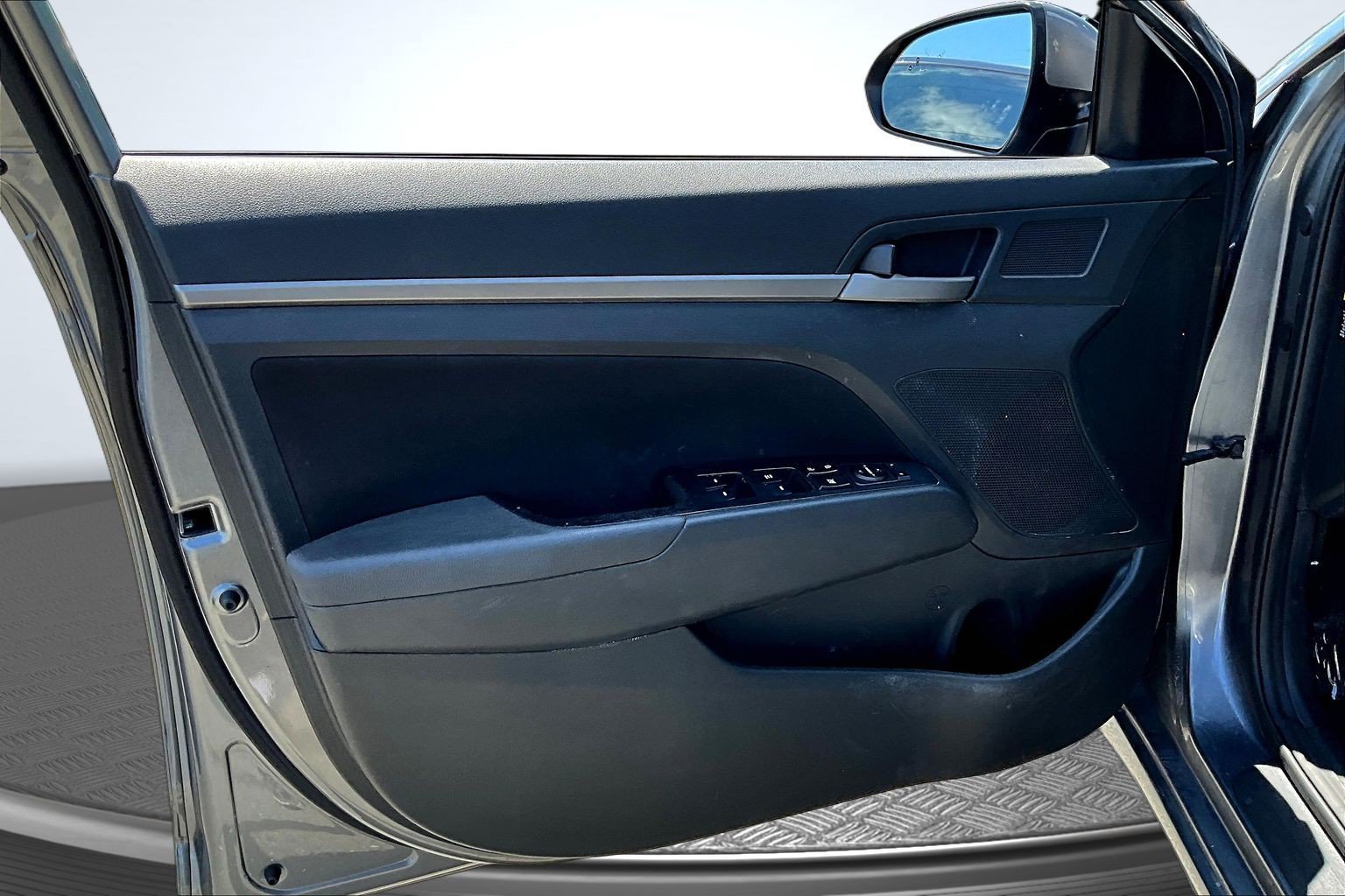Used 2018 Hyundai Elantra SEL w/ Cargo Package FWD image 17